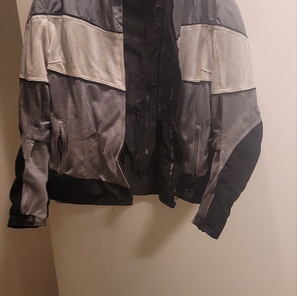 womans motorcycle jacket - Picture 3 of 3